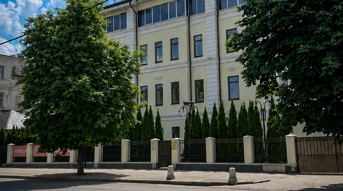 Будівля, де розташований медичний центр